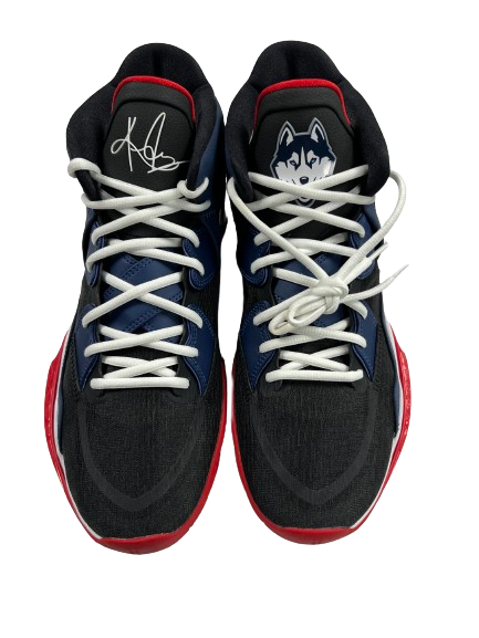 kyrie uconn shoes