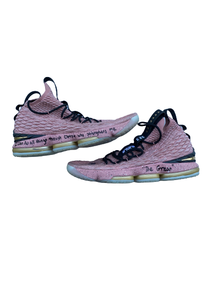 Marques Townes Loyola Chicago Basketball Signed 2018 March Madness Tournament Game-Worn Shoes (Size 14)