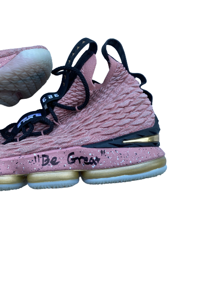Marques Townes Loyola Chicago Basketball Signed 2018 March Madness Tournament Game-Worn Shoes (Size 14)