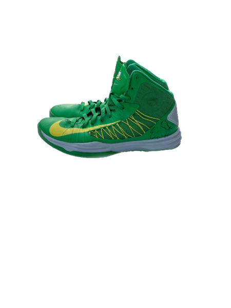 E.J. Singler Signed Oregon Nike Hyperdunk Player-Exclusive Sneakers (Size 12)