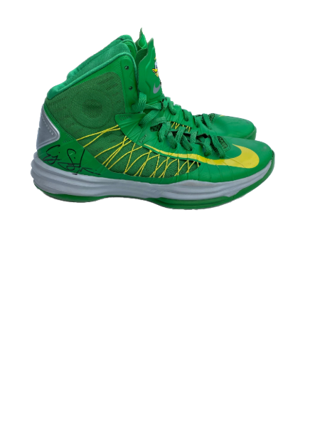 E.J. Singler Signed Oregon Nike Hyperdunk Player-Exclusive Sneakers (Size 12)