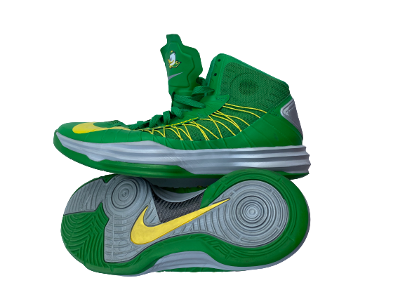 E.J. Singler Oregon Nike Hyperdunk Player-Exclusive Sneaker (Size 12)