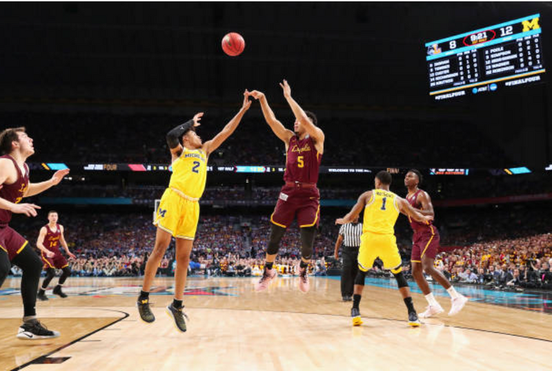 Marques Townes Loyola Chicago Basketball Signed 2018 March Madness Tournament Game-Worn Shoes (Size 14)