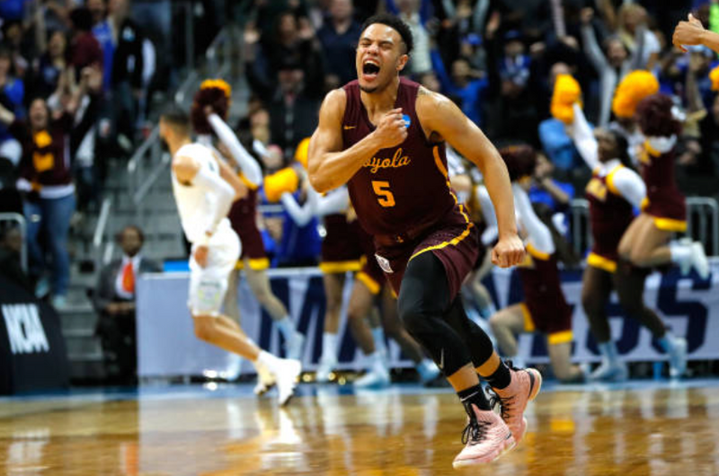 Marques Townes Loyola Chicago Basketball Signed 2018 March Madness Tournament Game-Worn Shoes (Size 14)