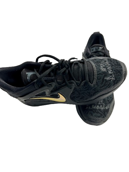 Gabbie Marshall Iowa Basketball Team Issued SIGNED Shoes (Size 9.5)