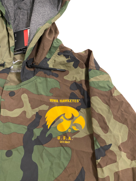 Connor McCaffery Iowa Basketball Player-Exclusive Camo Button Up Jacket (Size XL) - New with Tags