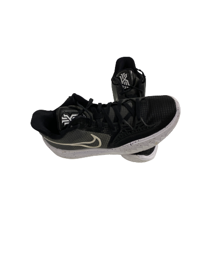CJ Fredrick Kentucky Basketball Team-Issued Kyrie Irving Shoes (Size 12.5)