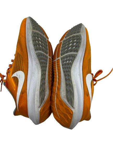 Doneiko Slaughter Tennessee Football Team Issued NIKE AIR PEGASUS 39  Shoes (Size 10)