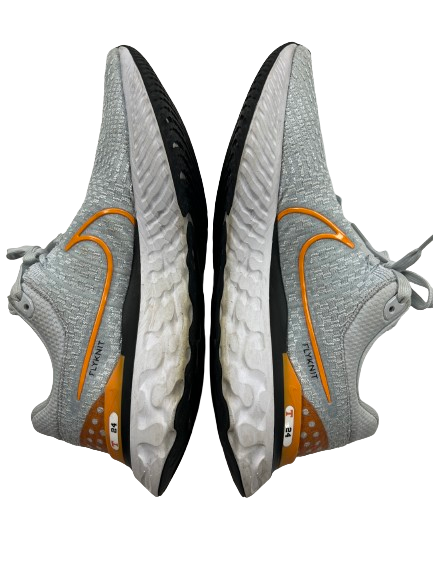 Doneiko Slaughter Tennessee Football Team Issued NIKE REACT FLYKNIT Shoes (Size 10)