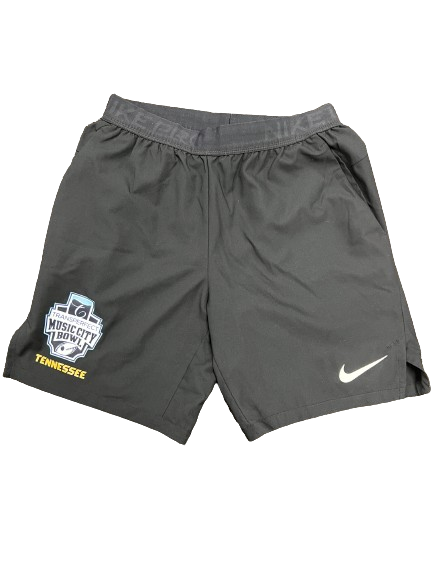 Doneiko Slaughter Tennessee Football Player Exclusive "Music City Bowl" Workout Shorts (Size M)