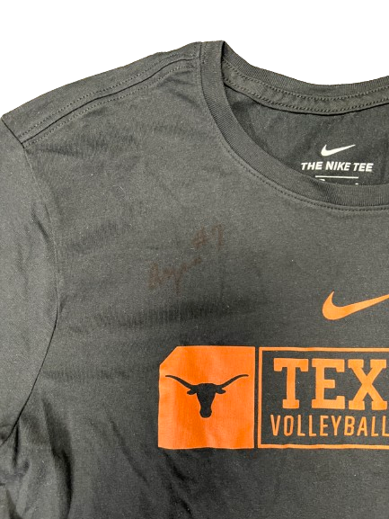Asjia O’Neal Texas Volleyball Team Issued SIGNED T-Shirt (Size L)