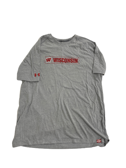 Garrett Groshek Wisconsin Football Team-Issued T-Shirt (Size XL)
