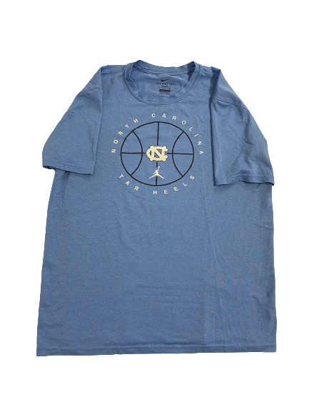 Leaky Black North Carolina Basketball Team-Issued T-Shirt (Size LT)