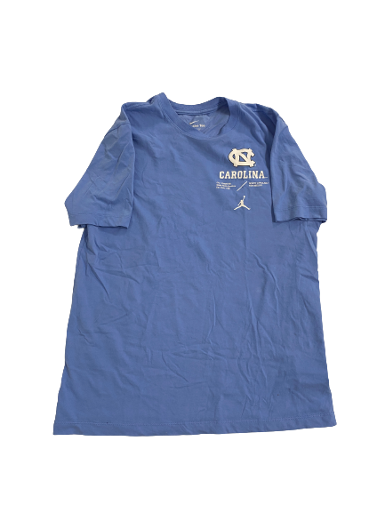Leaky Black North Carolina Basketball Team-Issued T-Shirt (Size M)