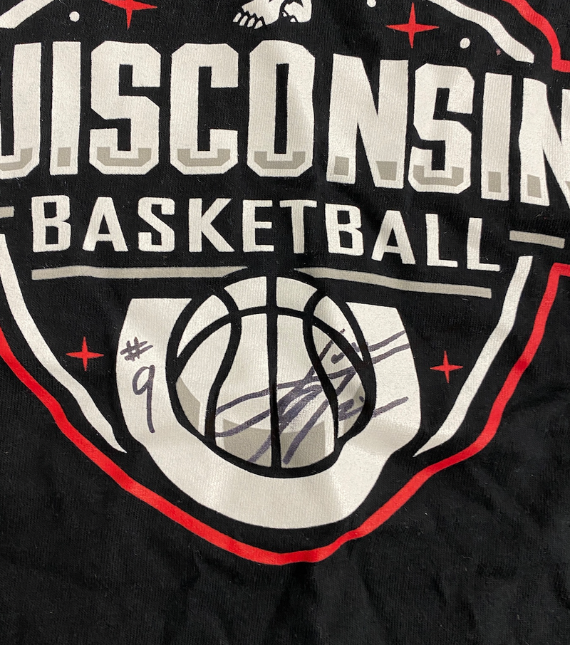 John Tonje Wisconsin Basketball Team Issued SIGNED T-Shirt (Size XL)