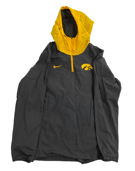 Ahron Ulis Iowa Basketball Team Exclusive Quarter-Zip Windbreaker Pullover (Size M)