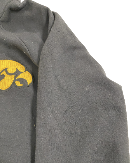 Ahron Ulis Iowa Basketball Team Exclusive Travel Jacket (Size L)