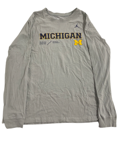 Joey Baker Michigan Basketball Team Issued Long Sleeve Shirt (Size XL)