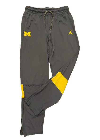 Darrius Clemons Michigan Football Player Exclusive Travel Sweatpants (Size XL)