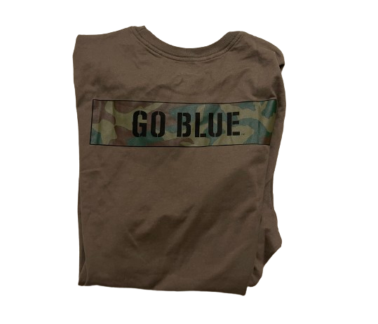 Michigan Football Team Exclusive T-Shirt with Sewn on American Flag (Size L) - New with Tags