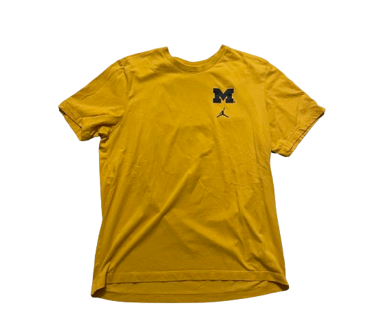 Michigan Basketball Team Issued Workout Shirt (Size L)