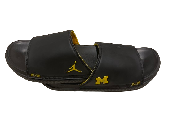 Michigan Basketball Team Exclusive Slides (Size 15)