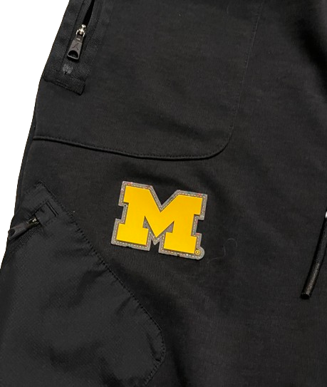 Michigan Football Team Exclusive BLACK Premium Travel Sweatpants with Raised "M" (Size LT)