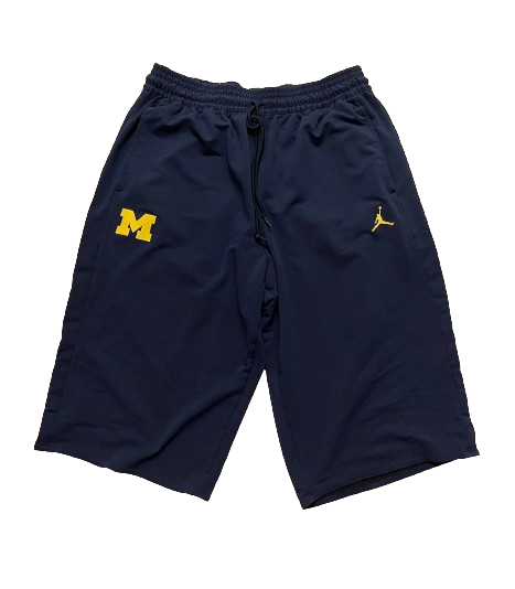 Michigan Basketball Team Exclusive 3/4 Length Sweatshorts (Size XL)