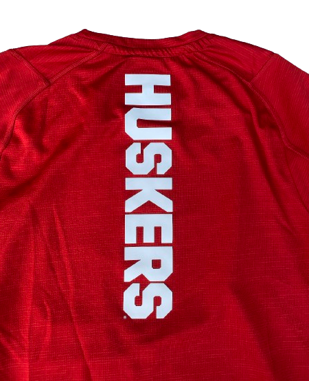 Ally Batenhorst Nebraska Volleyball Team Issued Signed Workout Shirt (Size M)