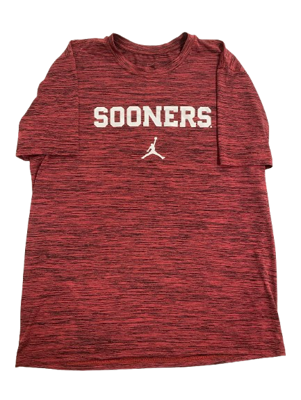 Javian Hester Oklahoma Football Team Issued Workout Shirt (Size L)