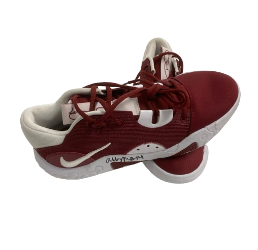 Ally Batenhorst USC Volleyball SIGNED Team Issued Practice Shoes (Size 10.5)