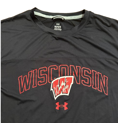 CC Crawford Wisconsin Volleyball SIGNED Team Issued Workout Shirt (Size L)