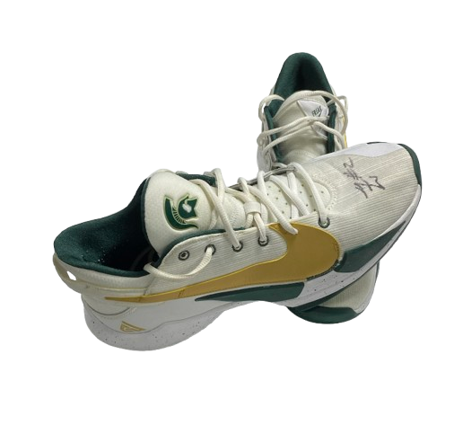 Tyson Walker Michigan State Basketball SIGNED Player Exclusive Game Worn Shoes (Size 11.5) - PHOTOMATCHED