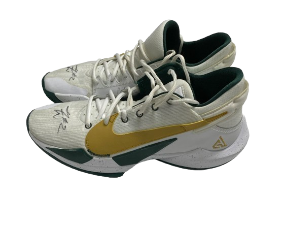 Tyson Walker Michigan State Basketball SIGNED Player Exclusive Game Worn Shoes (Size 11.5) - PHOTOMATCHED