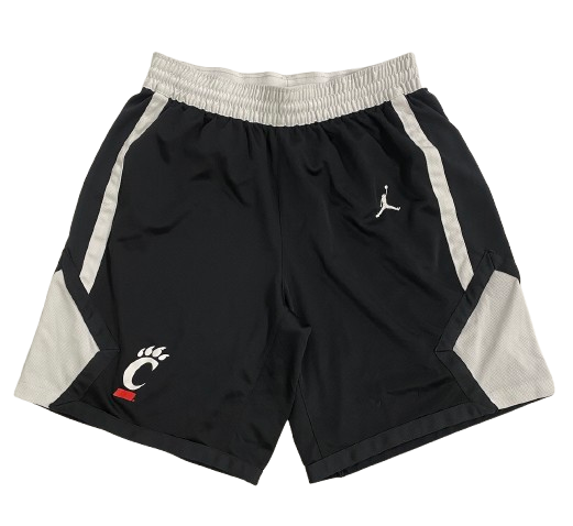 Dan Skillings Jr. Cincinnati Basketball Player Exclusive Practice Shorts (Size L)