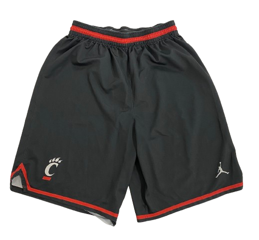 Dan Skillings Jr. Cincinnati Basketball Player Exclusive Practice Shorts (Size LT)