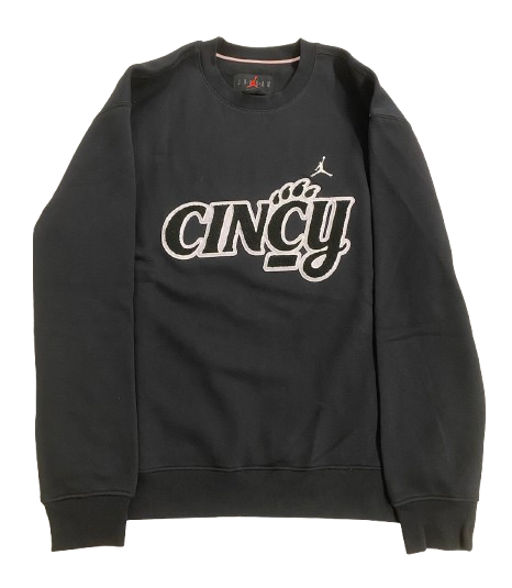 CJ Fredrick Cincinnati Basketball Player Exclusive Crewneck Sweatshirt with Raised Felt Logo (Size L)