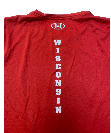 CC Crawford Wisconsin Volleyball SIGNED Team Issued Workout Shirt (Size M)