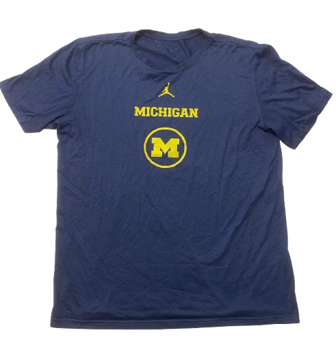 Jaelin Llewellyn Michigan Basketball Team Issued Workout Shirt (Size L)
