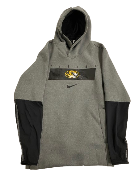 Brady Cook Missouri Football Player Exclusive Sweatshirt (Size L)