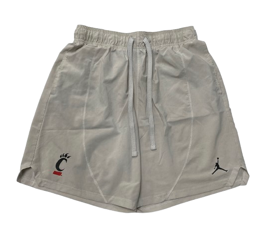 CJ Fredrick Cincinnati Basketball Team Issued Workout Shorts (Size L)