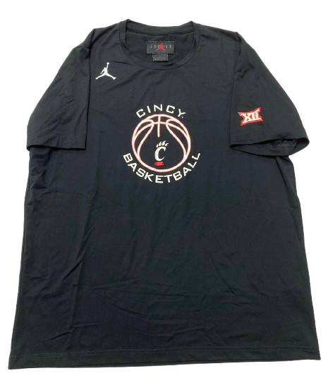 CJ Fredrick Cincinnati Basketball Team Issued Workout Shirt (Size L)