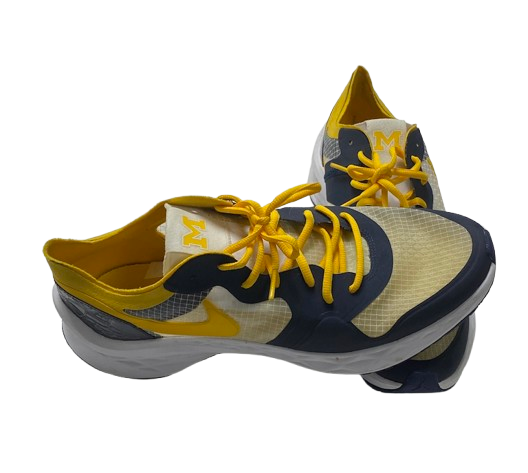 Michigan Basketball Player Exclusive Jordan Shoes (Size 11.5)