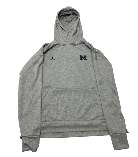 Cameron Williams Michigan Basketball Team Issued Sweatshirt (Size XLT)