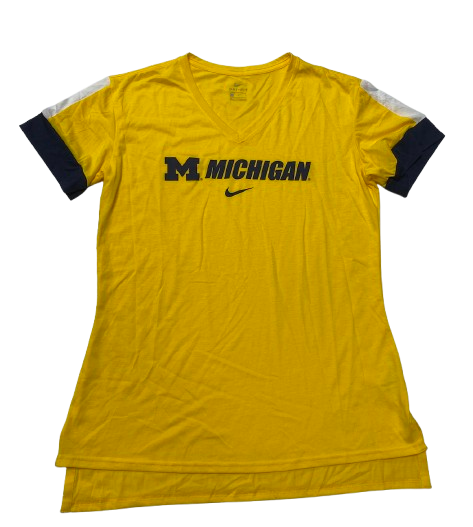 Cameron Williams Michigan Basketball Team Issued T-Shirt (Size L)
