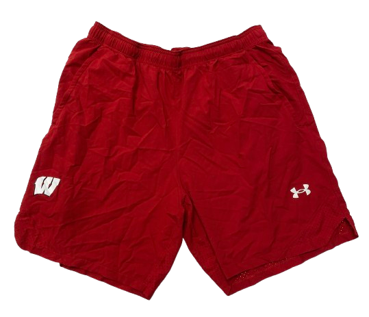 Darian Varner Wisconsin Football Team Issued Workout Shorts (Size XL)