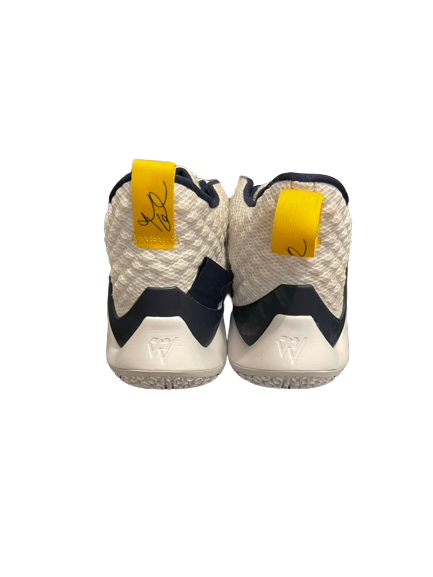 Eli Brooks Michigan Basketball SIGNED & INSCRIBED 2018-2019 GAME WORN Player Exclusive Shoes (Size 11.5) - Photo Matched