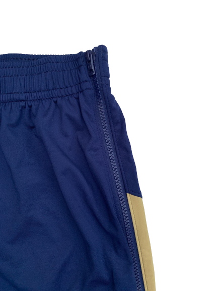 T.J. Gibbs Notre Dame Basketball Zipper Shorts (Size L)