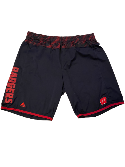 Reggie Love Wisconsin Adidas Shorts (Size XL)