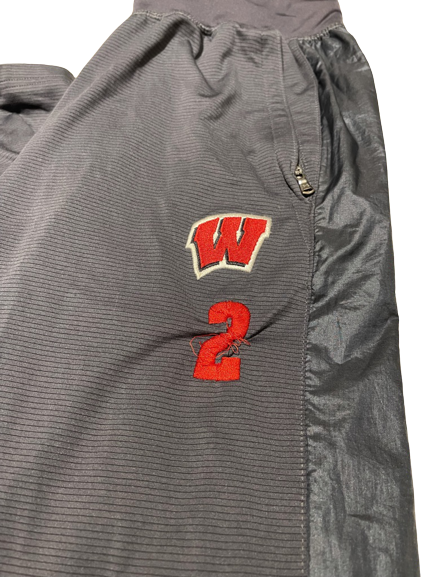 Sydney Hilley Wisconsin Volleyball Exclusive Sweatpants with Number (Size M)